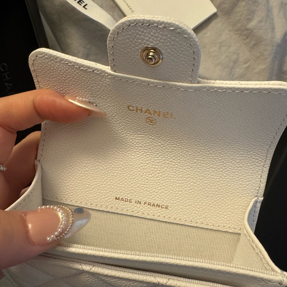 CHANEL CAVIAR QUILTED CARD HOLDER WHITE NWT - Picture 6 of 6